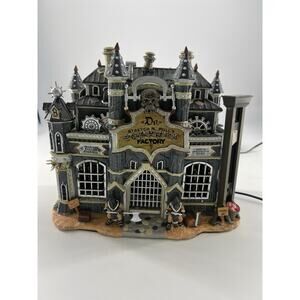 LEMAX Spooky Town Dr. Stretch N. Pull's Torture Factory Halloween Village 2004